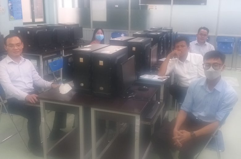Tập huấn ‘Thực hành khai thác Tài nguyên Giáo dục Mở’ tại Trường Trung cấp Kinh tế Kỹ thuật Nguyễn Hữu Cảnh