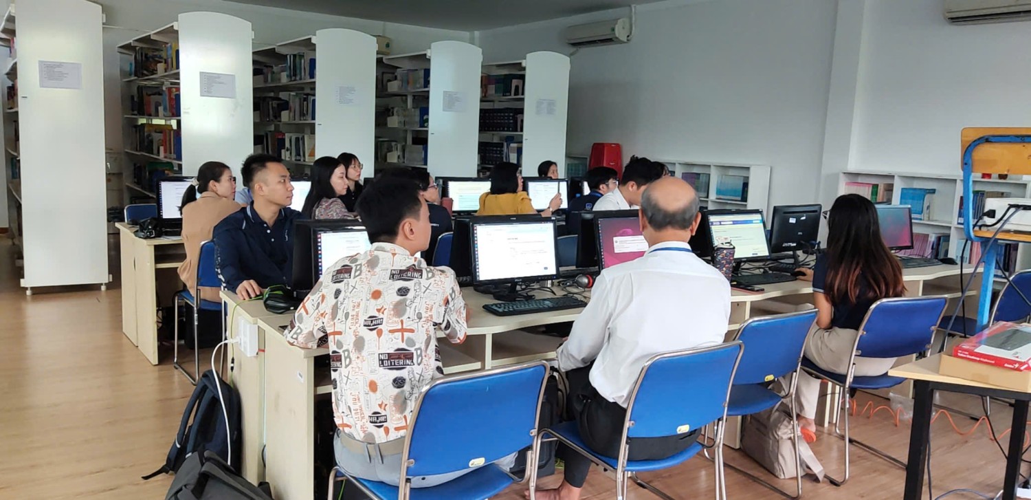 Khóa Thực hành khai thác Tài nguyên Giáo dục Mở No3/2025 tại Trường Đại học Nguyễn Tất Thành, 20/08 và 04/09/2025. Ngày 1.