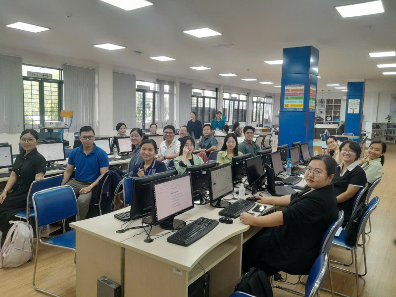 Khóa Thực hành khai thác Tài nguyên Giáo dục Mở No4/2025 tại Trường Đại học Nguyễn Tất Thành, 21/08 và 05/09/2025. Ngày 1.