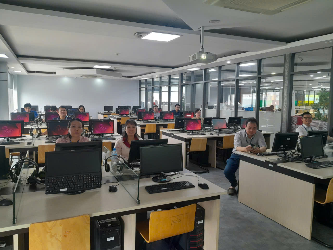 Khóa Thực hành khai thác Tài nguyên Giáo dục Mở No2/2026 tại Trường Đại học Nguyễn Tất Thành, 09 và 15/06/2026. Ngày 1.